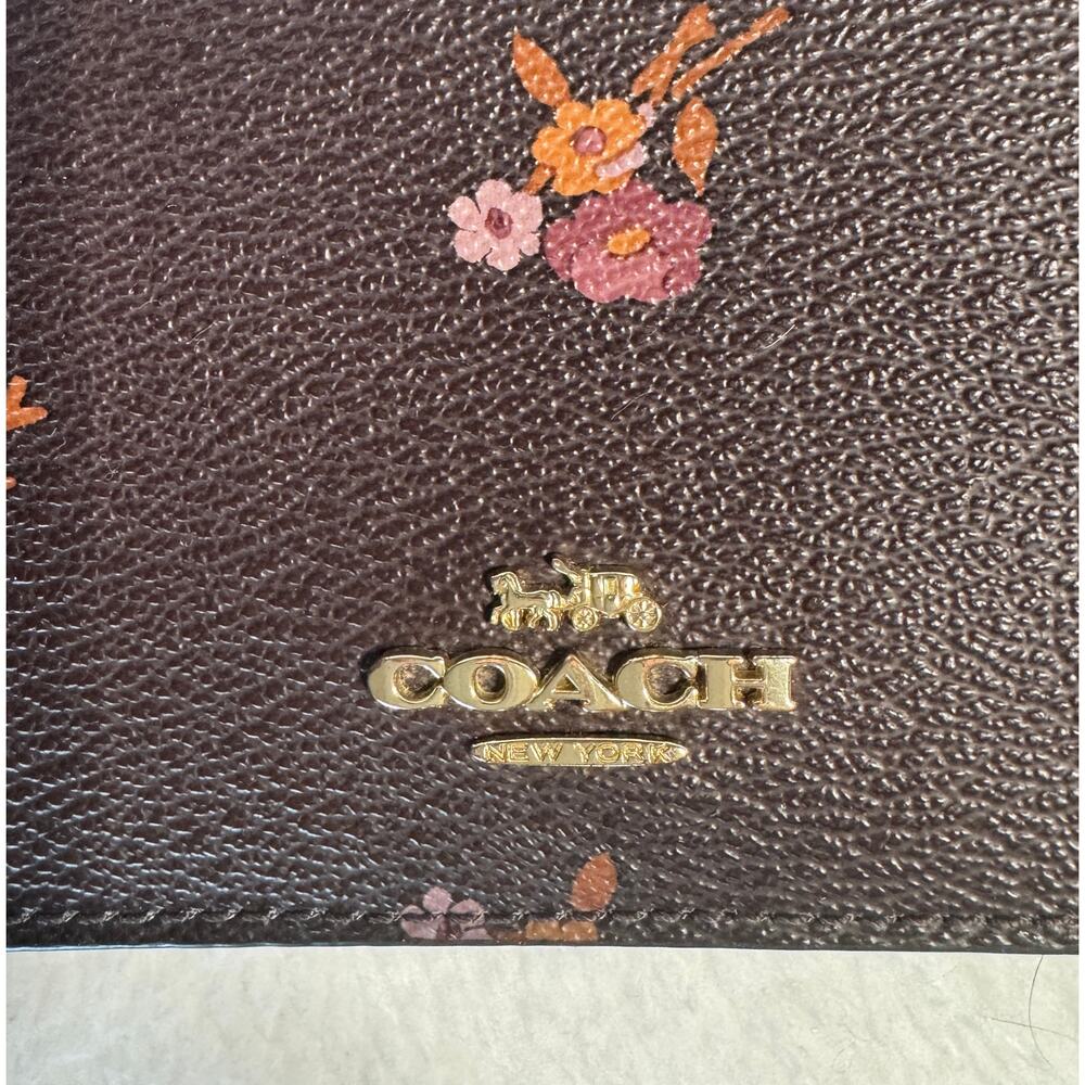 *SOLD* Coach Floral Wristlet Wallet Chocolate Brown Background - Picture 3 of 7
